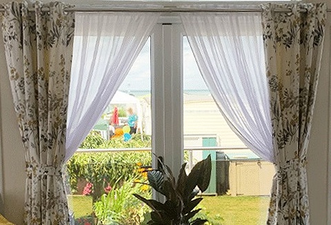 Link to the Woodyatt Curtains website